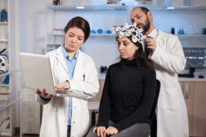 Neurologist vs Neurosurgeon difference